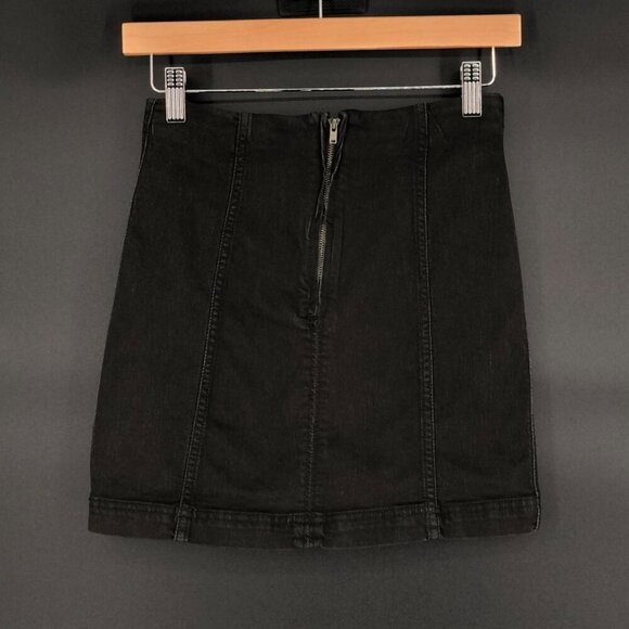 Free People Women's Modern Femme Denim Mini Skirt Size 2 Black Boho Goth - Picture 2 of 8